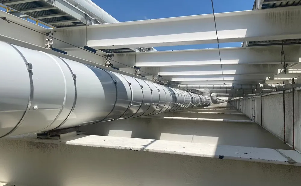 廠內管線施工現場